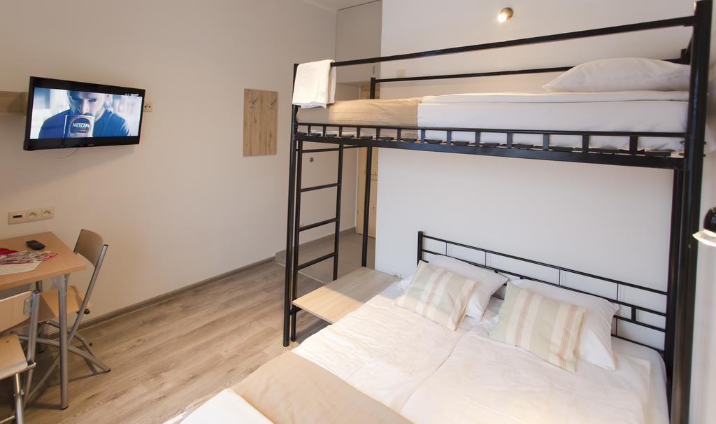 Arcus Premium Hostel *